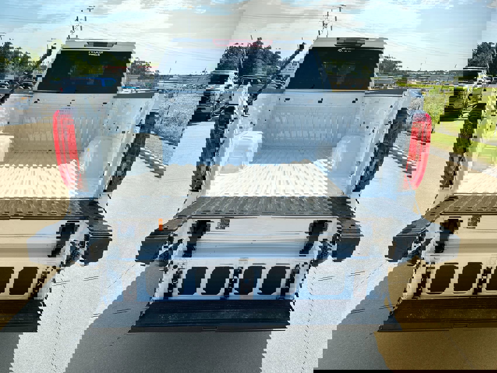 Used 2024 GMC Sierra 1500 SLT image 23