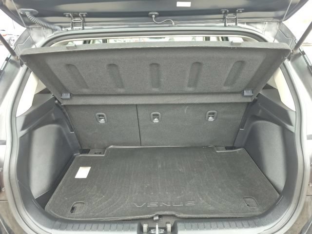 Used 2025 Hyundai Venue SE FWD image 14