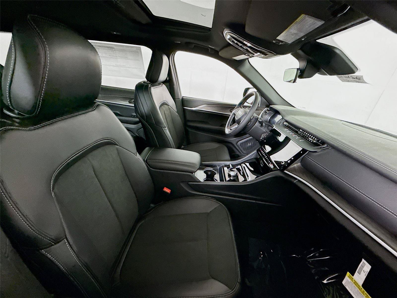 New 2026 Jeep Grand Cherokee L 4WD image 23