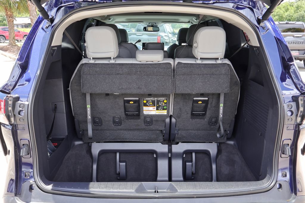 Used 2026 Toyota Sienna XLE FWD image 30