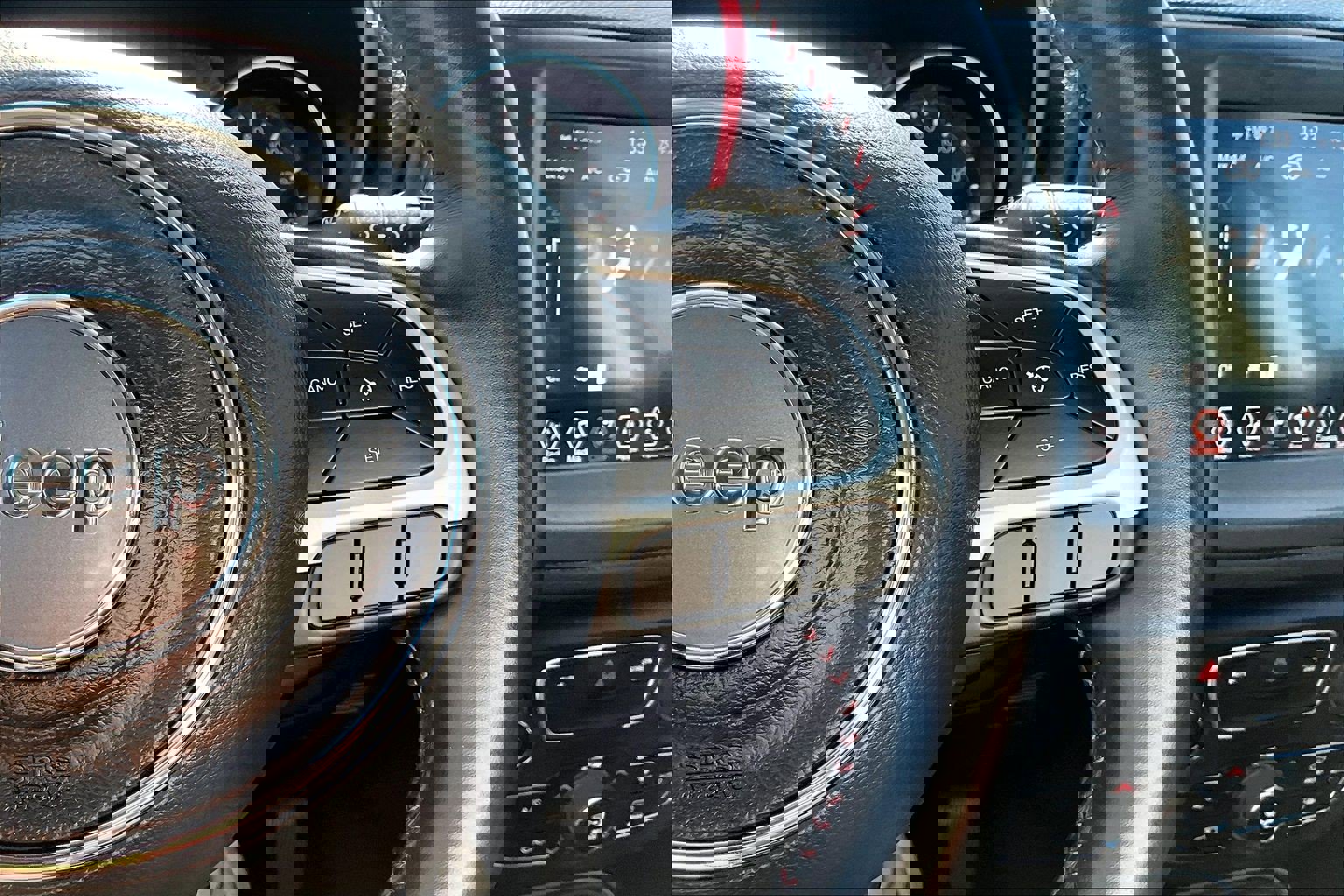 Used 2019 Jeep Compass Trailhawk image 23