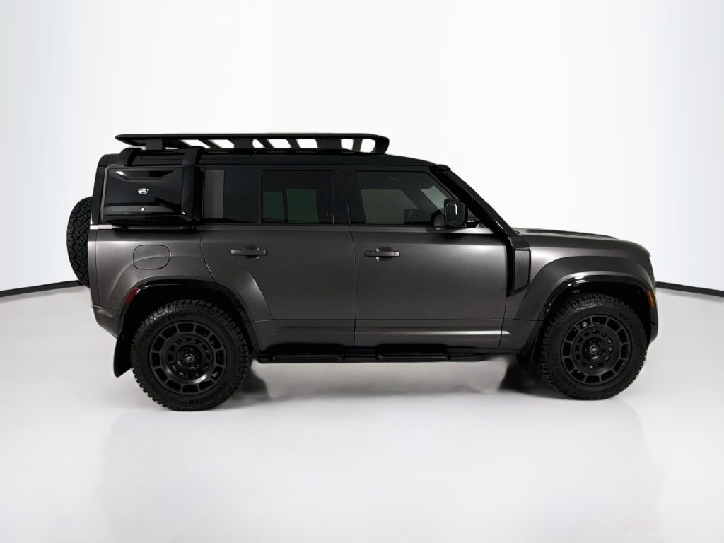 Used 2025 Land Rover Defender 110 AWD/4WD image 8