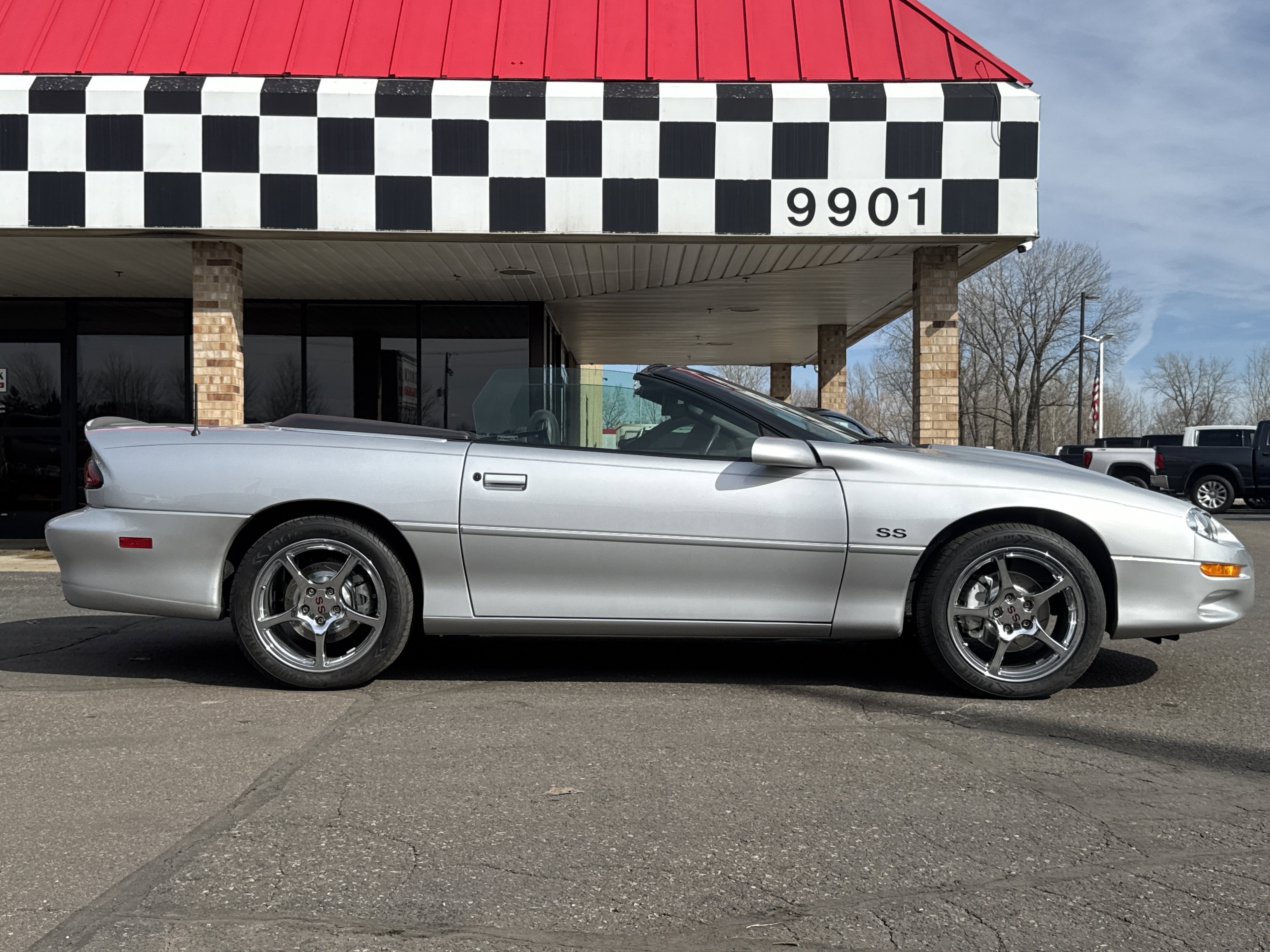 Used 2002 Chevrolet Camaro Z28 w/ SS Performance/Appearance Pkg image 39