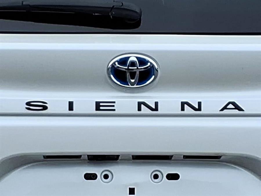 Used 2024 Toyota Sienna XLE w/ XLE Plus Package AWD/4WD image 7