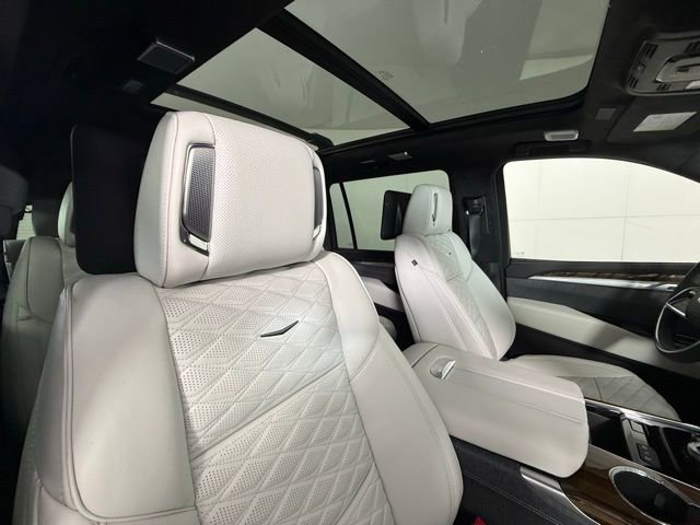 New 2026 Cadillac Escalade ESV Platinum Sport AWD/4WD image 39