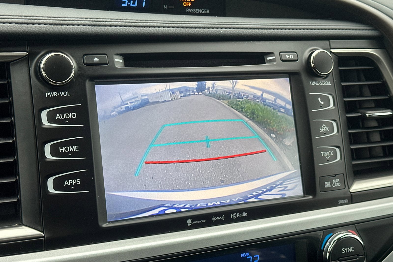 Used 2019 Toyota Highlander SE image 20