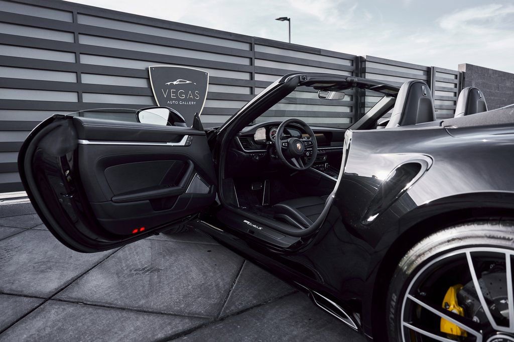 Used 2022 Porsche 911 Turbo S image 27