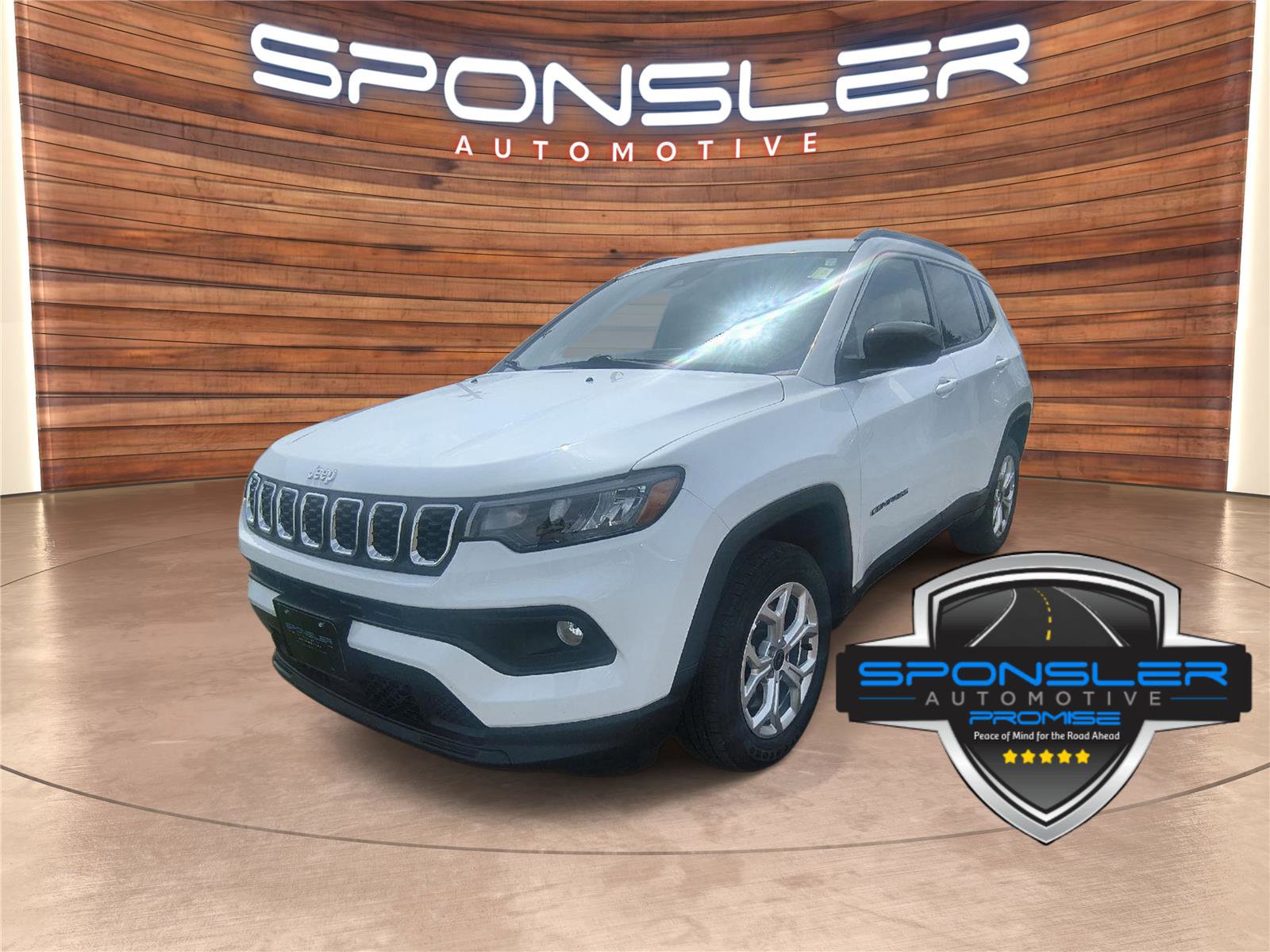 Used 2025 Jeep Compass Latitude AWD/4WD image 1