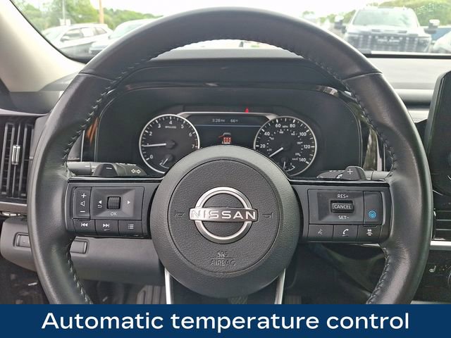 Used 2022 Nissan Pathfinder SV AWD/4WD image 4