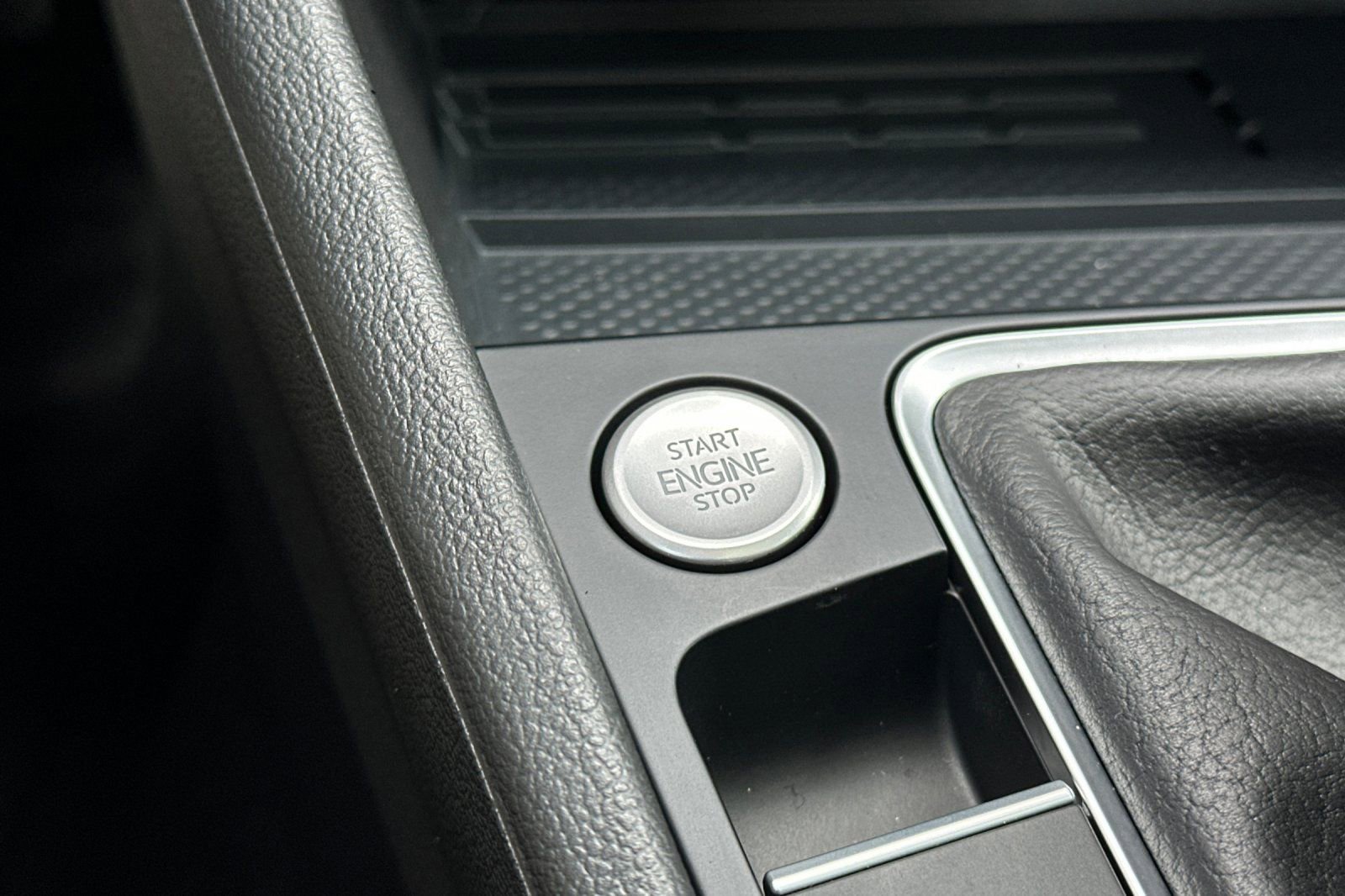 New 2026 Volkswagen Jetta SE FWD image 19