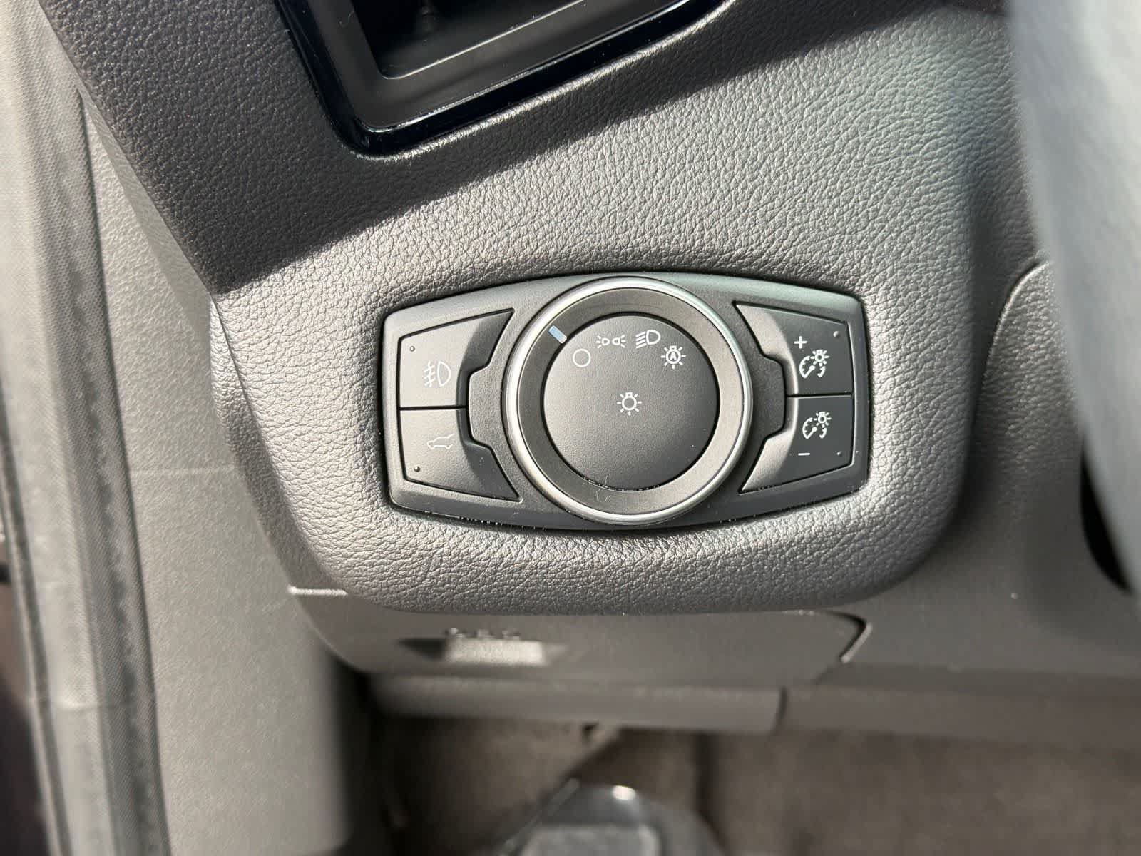Used 2019 Ford Escape Titanium FWD image 18