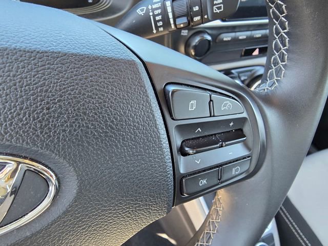 Used 2025 Hyundai Venue SEL FWD image 18