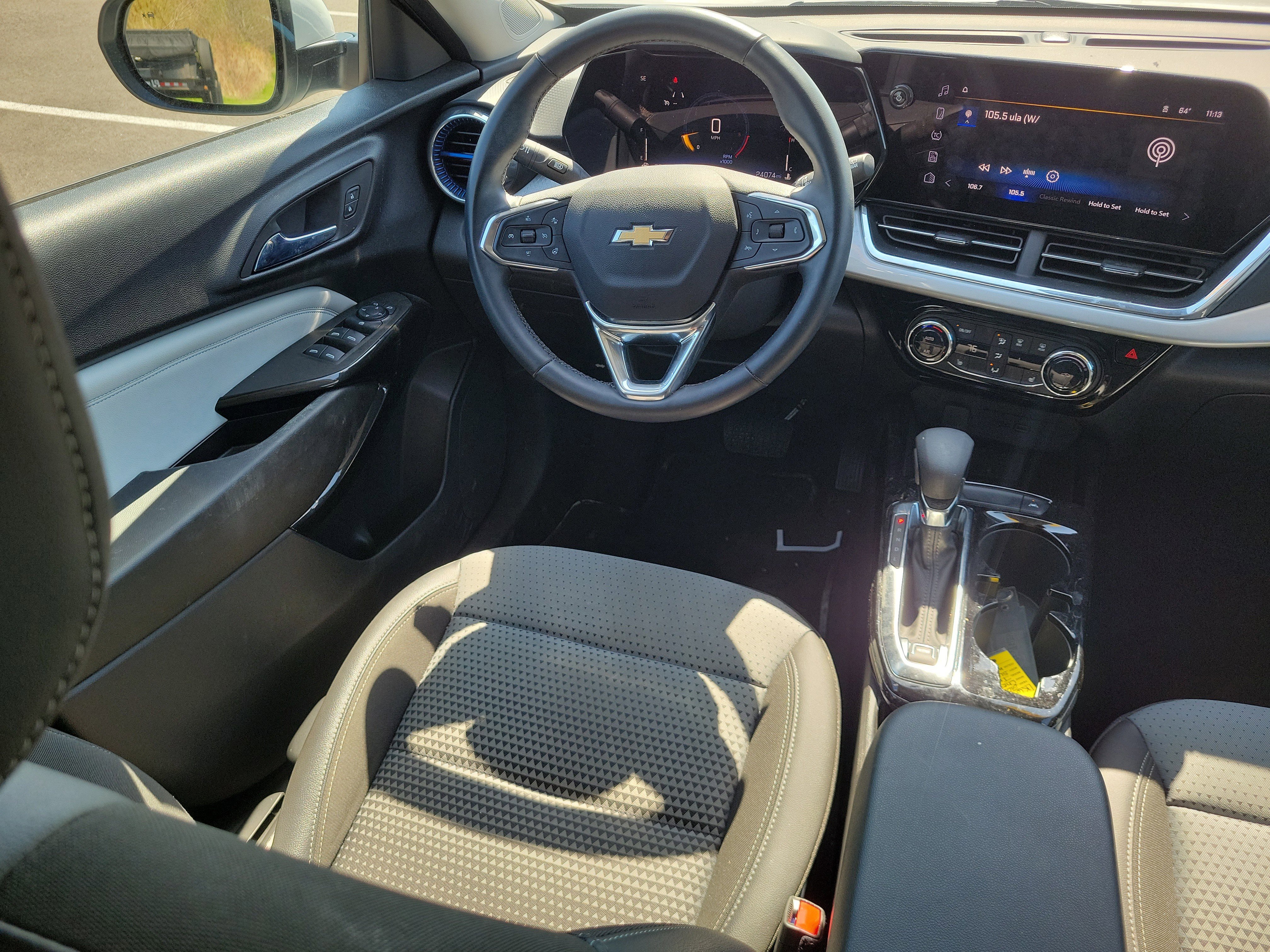 Used 2024 Chevrolet Trax LT w/ Driver Confidence Package FWD image 13