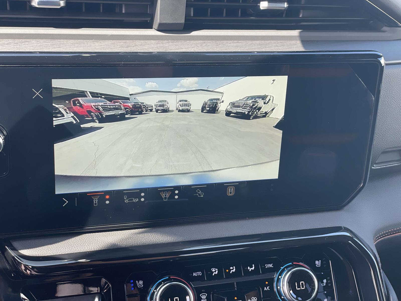 New 2025 GMC Sierra 2500 AT4 w/ AT4 Premium Plus Package image 14