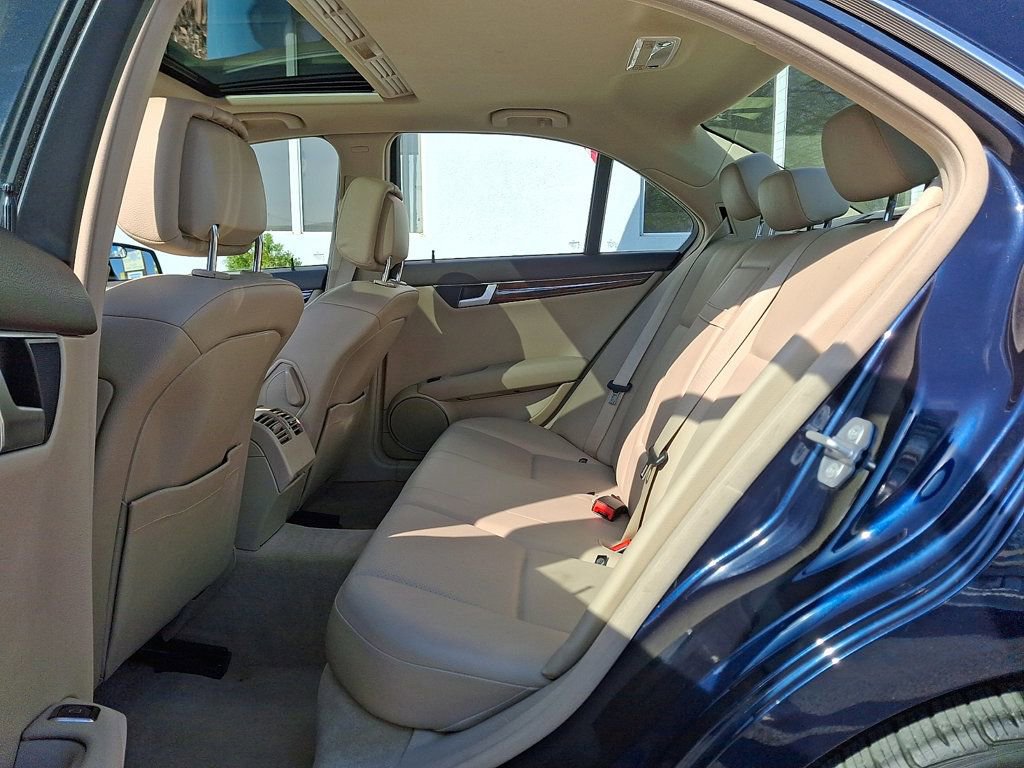 Used 2013 Mercedes-Benz C 250 Sedan image 9