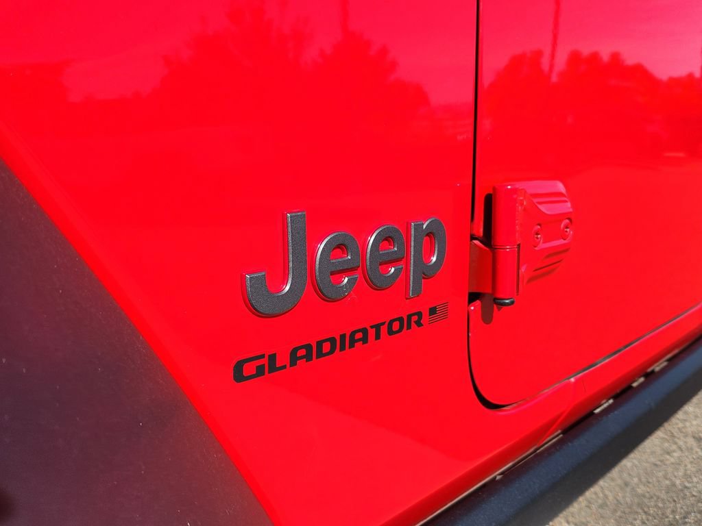 Used 2024 Jeep Gladiator Rubicon w/ Convenience Group AWD/4WD image 34