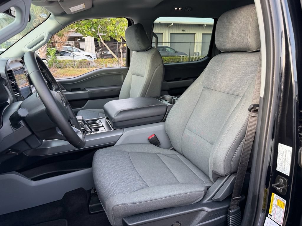 Used 2025 Ford F150 Lightning XLT AWD/4WD image 11