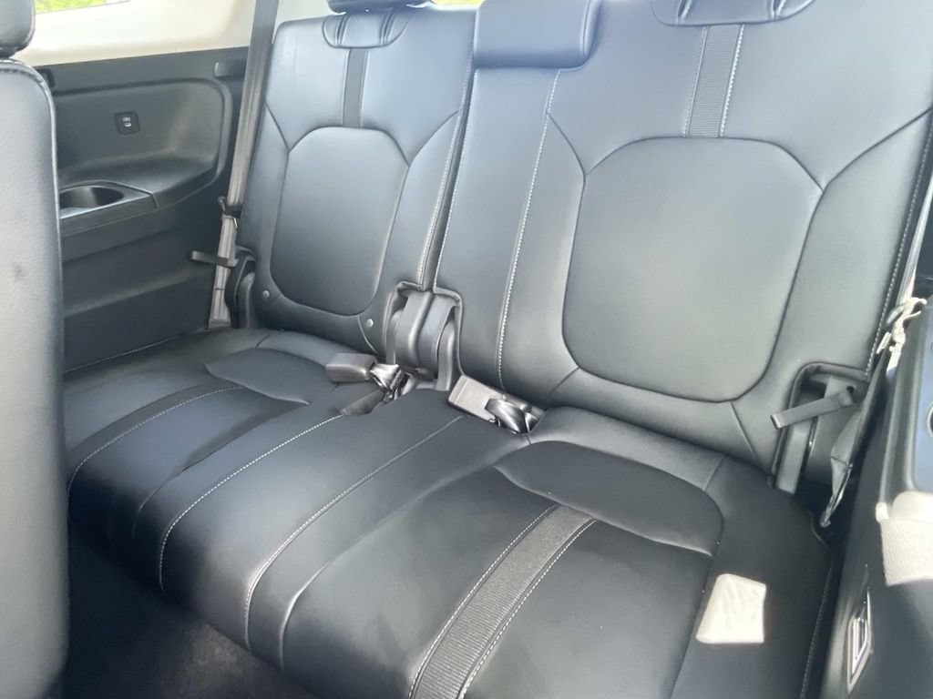 Used 2025 Honda Pilot EX-L image 10