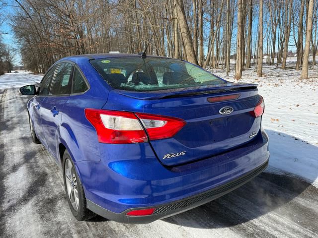 Used 2014 Ford Focus SE w/ Equipment Group 201A image 3