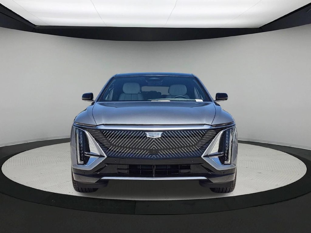 New 2026 Cadillac Lyriq Luxury AWD/4WD image 8