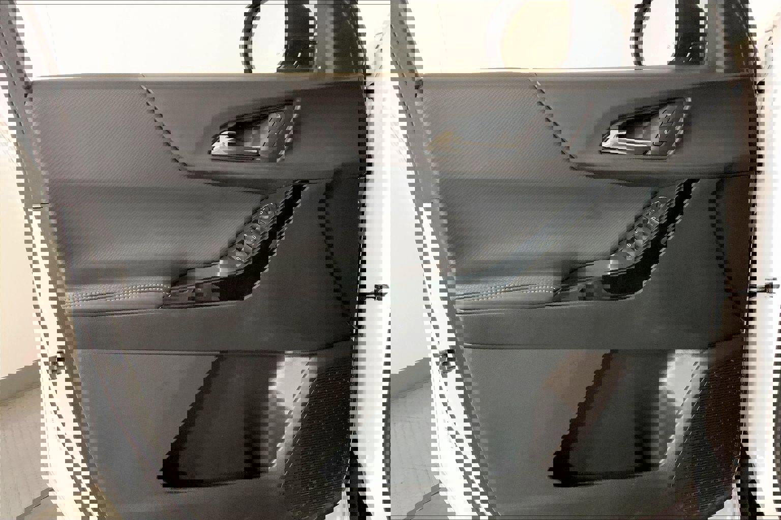 Used 2025 Chevrolet Equinox LT AWD/4WD image 24