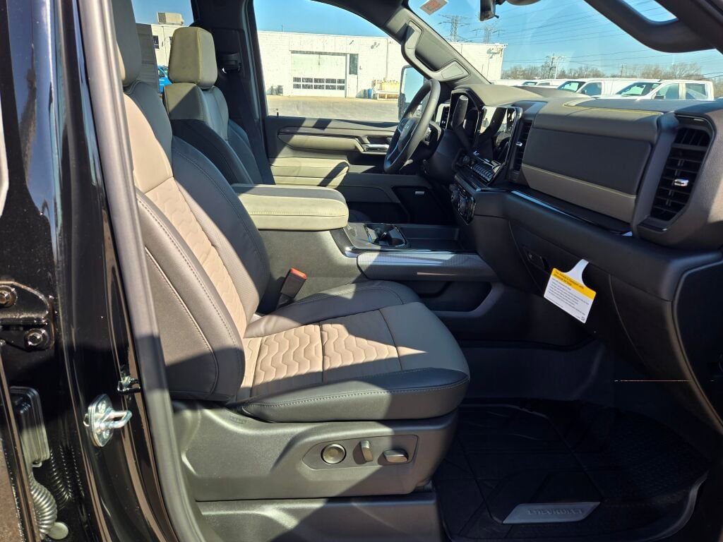 New 2026 Chevrolet Silverado 2500 ZR2 image 4