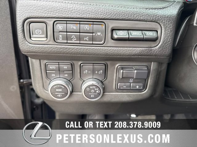 Used 2023 GMC Yukon Denali w/ Denali Reserve Package AWD/4WD image 29