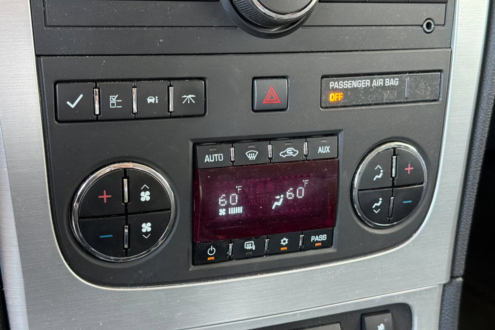 Used 2009 GMC Acadia SLT w/ Visibility Package FWD image 18