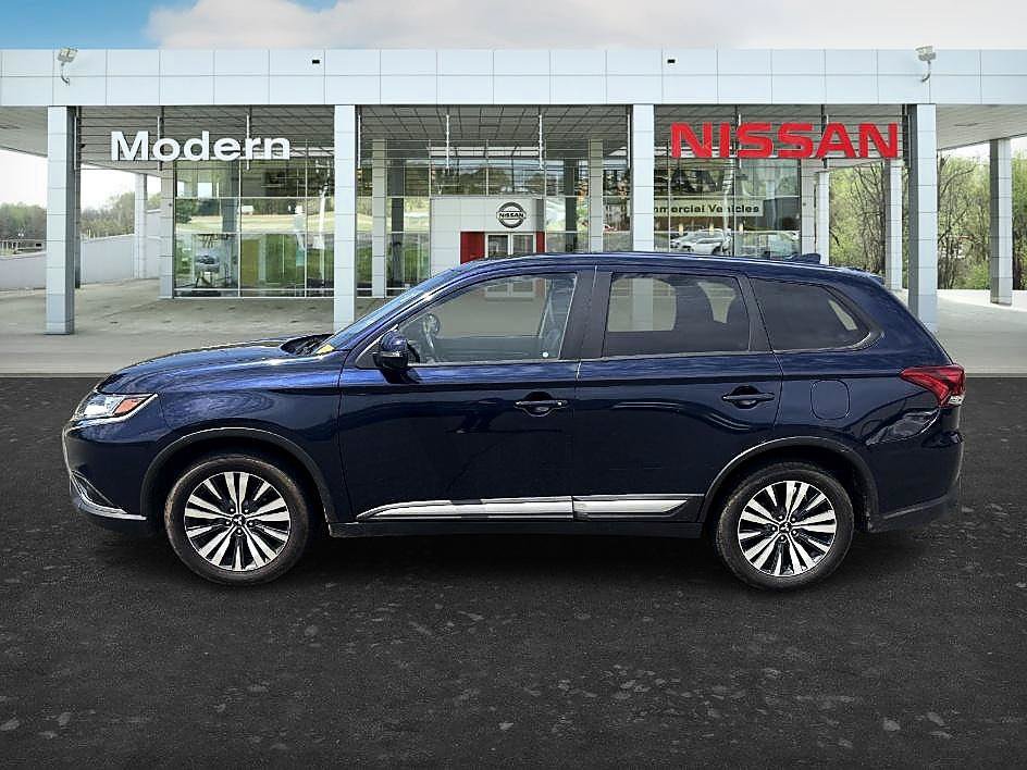 Used 2020 Mitsubishi Outlander SE FWD image 2