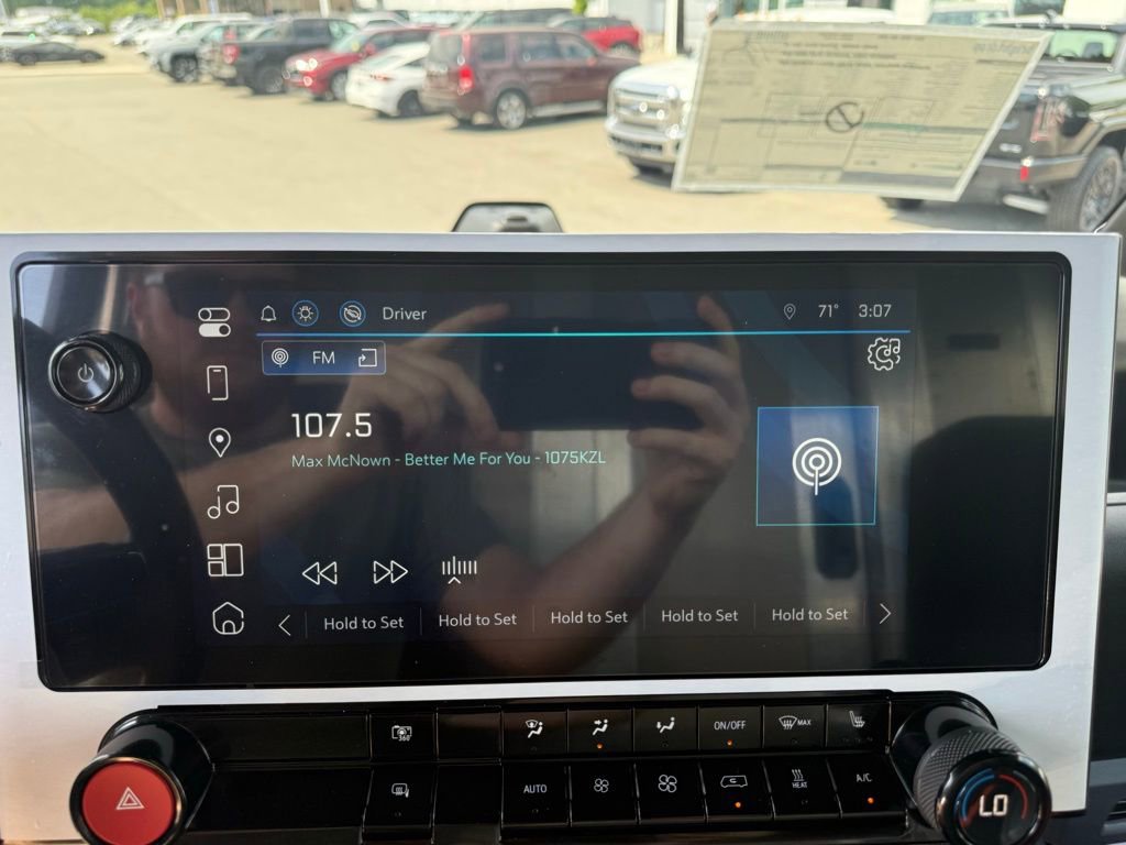 Used 2024 Chevrolet Brightdrop 400 w/ Commercial Equipment Package AWD/4WD image 15