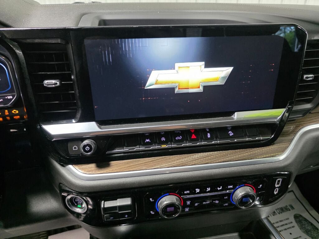 Used 2022 Chevrolet Silverado 1500 RST w/ Convenience Package II AWD/4WD image 12