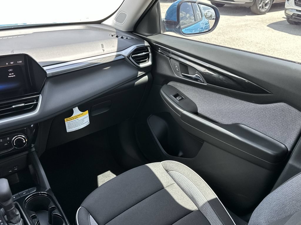 New 2026 Chevrolet TrailBlazer LT w/ Driver Confidence Package FWD image 11