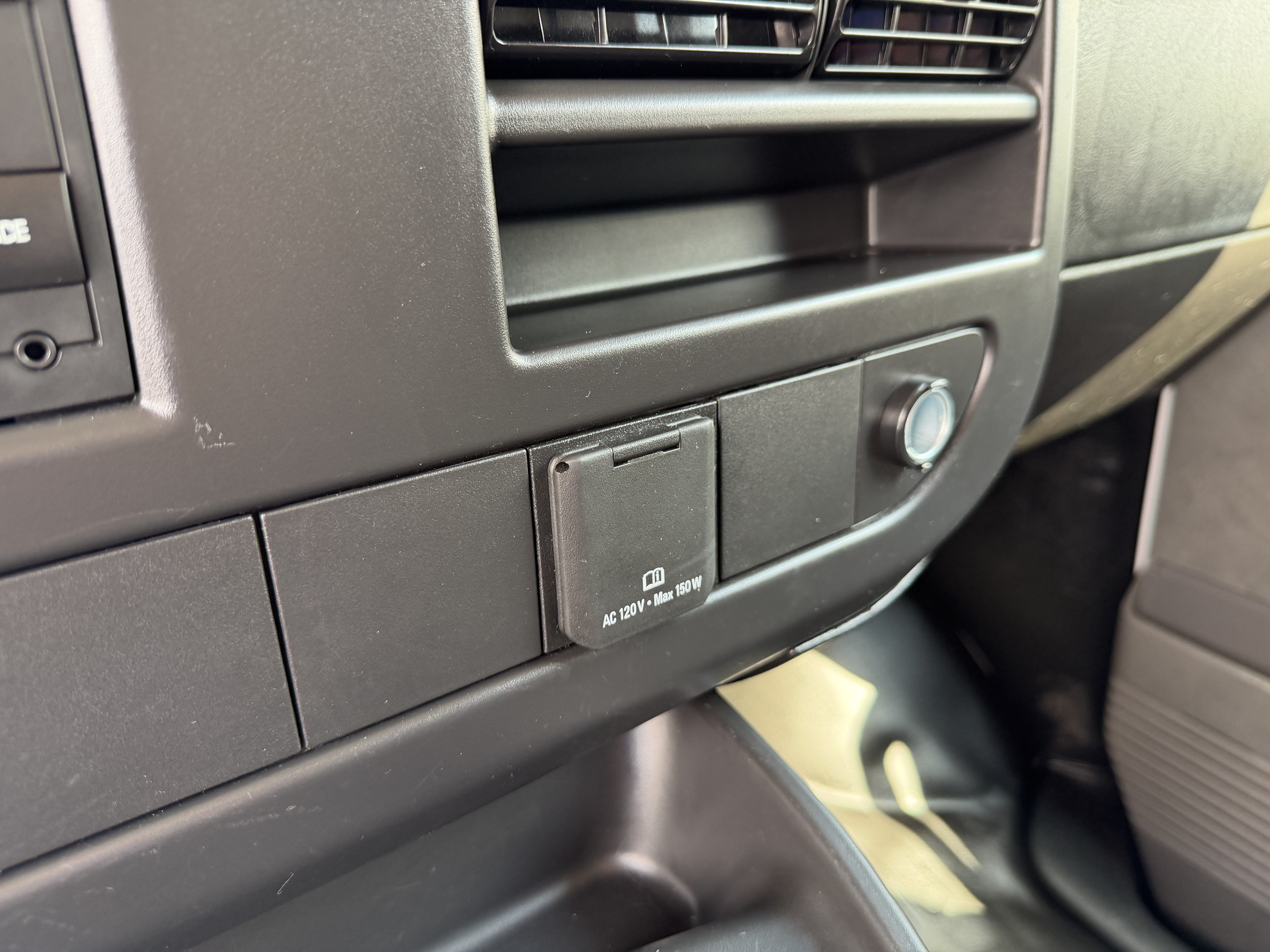Used 2025 GMC Savana 2500 w/ Driver Convenience Package RWD image 20