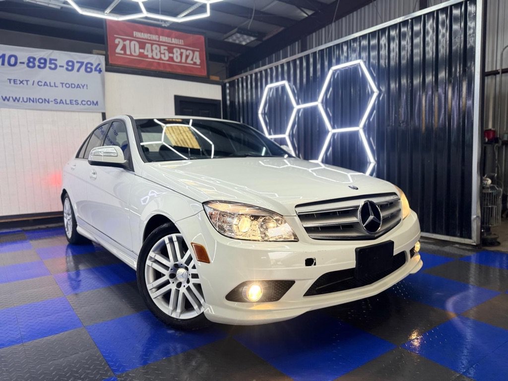 Used 2009 Mercedes-Benz C 300 Sedan image 1