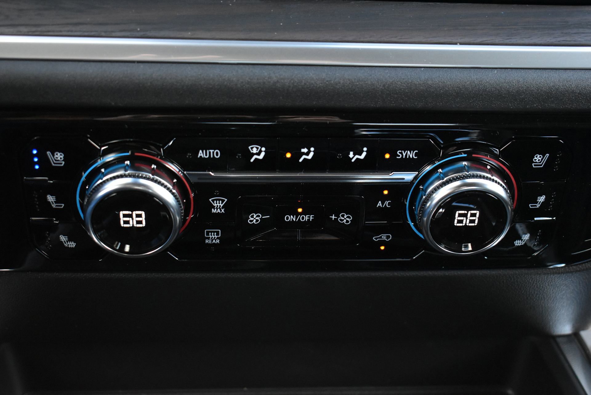 New 2026 GMC Sierra 1500 SLT w/ SLT Premium Package image 32