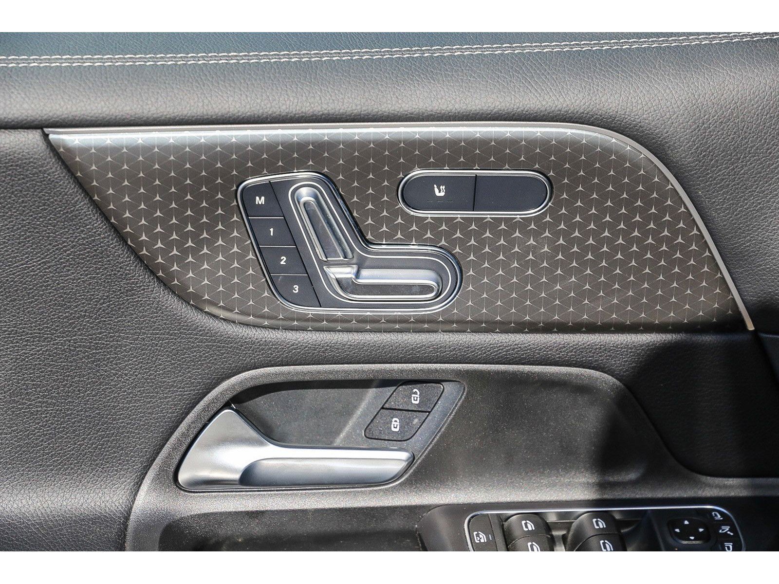 Used 2024 Mercedes-Benz GLB 250 4MATIC image 26