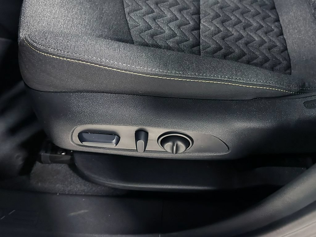 Used 2024 Chevrolet Equinox LT FWD image 20