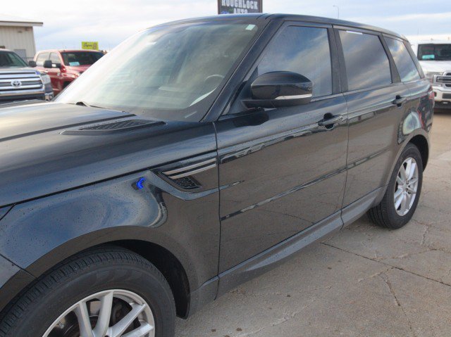 Used 2016 Land Rover Range Rover Sport SE image 7