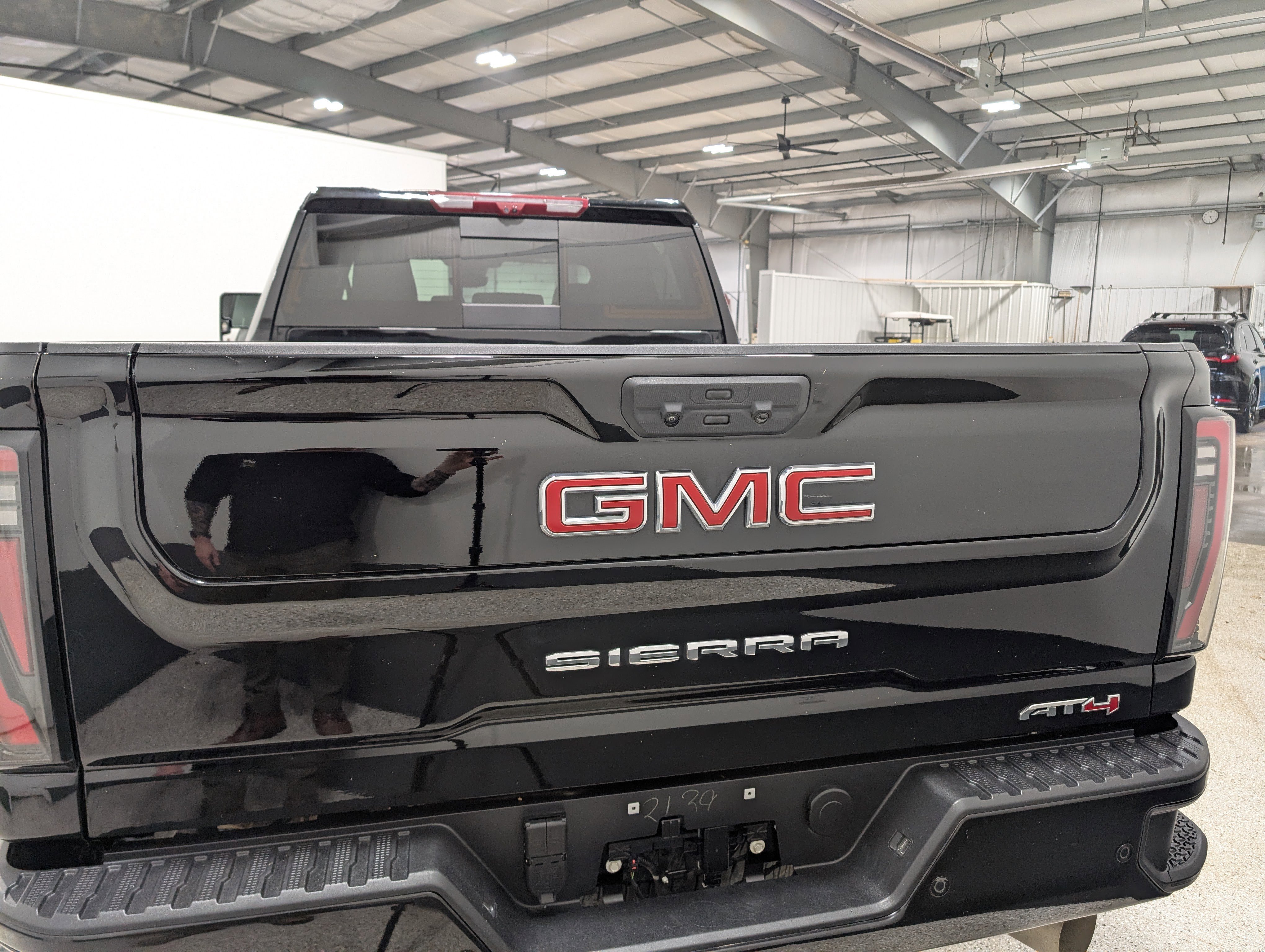 Used 2025 GMC Sierra 3500 AT4 w/ AT4 Premium Plus Package image 4