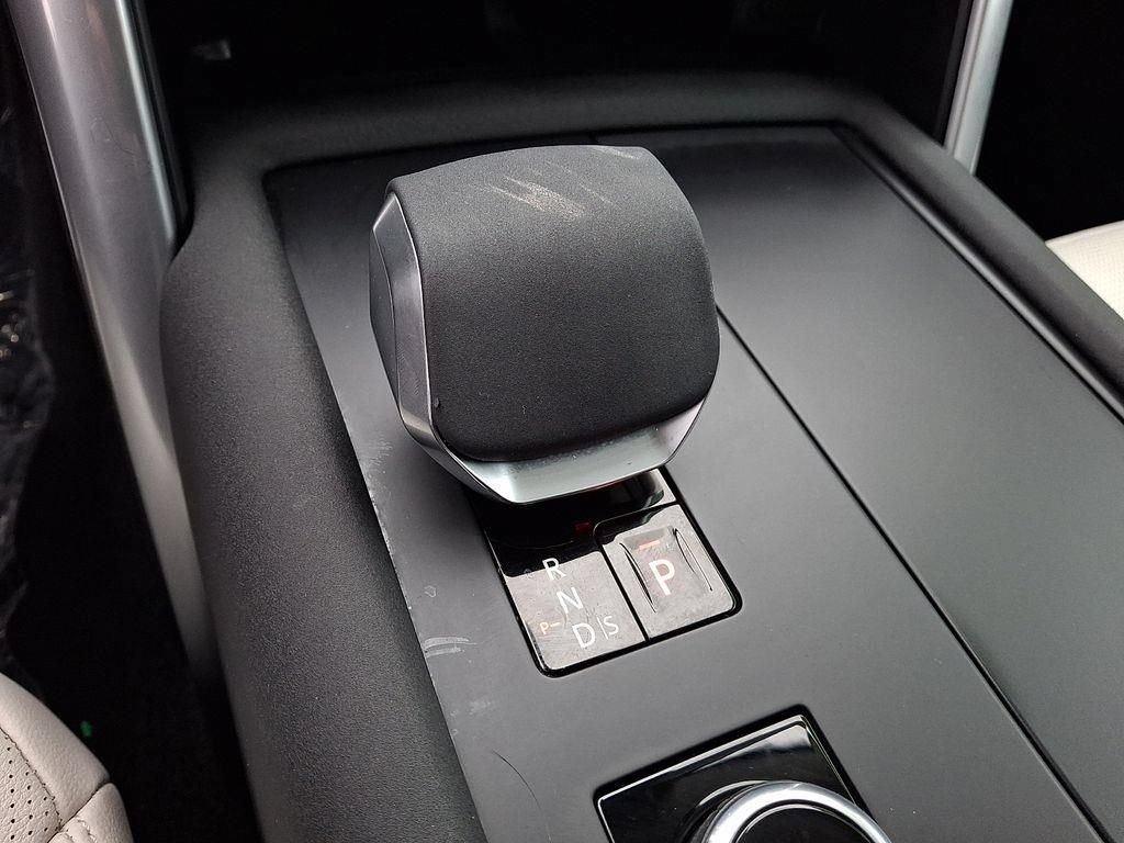 Used 2025 Land Rover Discovery S AWD/4WD image 19