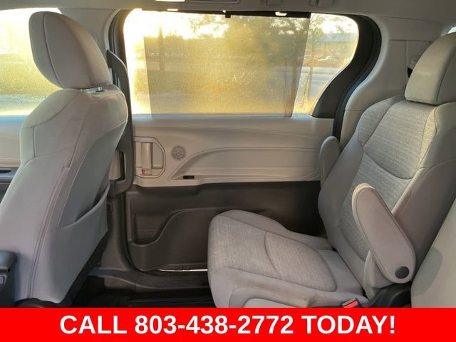 Used 2022 Toyota Sienna LE w/ LE Plus Package image 13