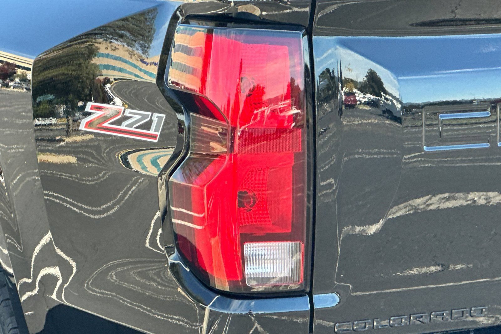 Used 2023 Chevrolet Colorado Z71 w/ Z71 Convenience Package 2 AWD/4WD image 47