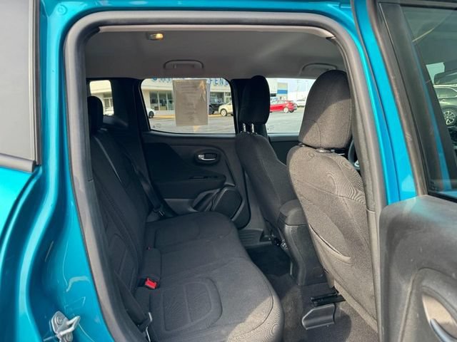 Used 2019 Jeep Renegade Latitude FWD image 10