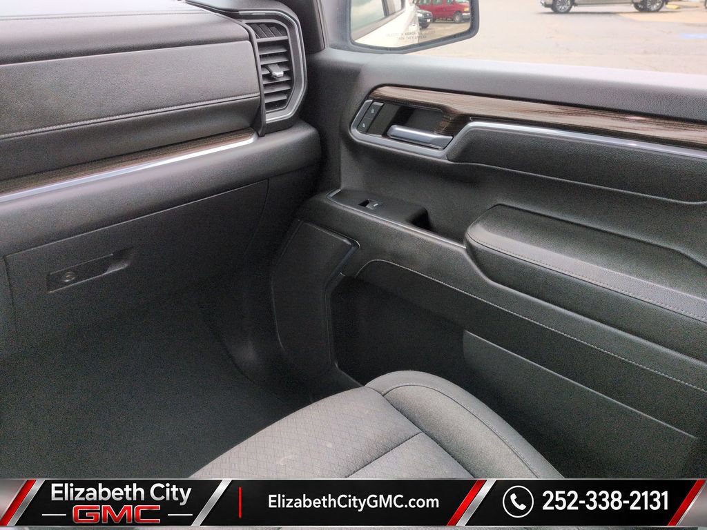 Used 2023 Chevrolet Silverado 1500 LT AWD/4WD image 18