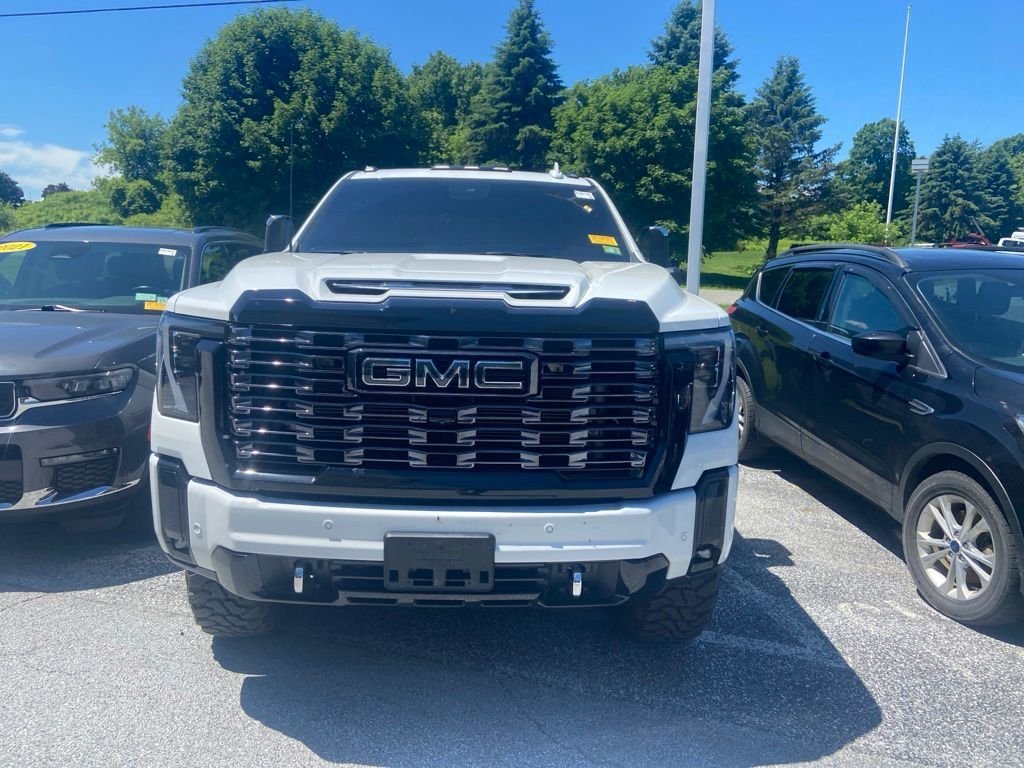 Used 2025 GMC Sierra 2500 Denali Ultimate AWD/4WD image 2