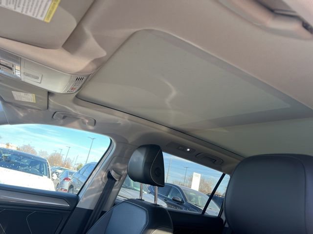 Used 2024 Volkswagen Tiguan SE image 12