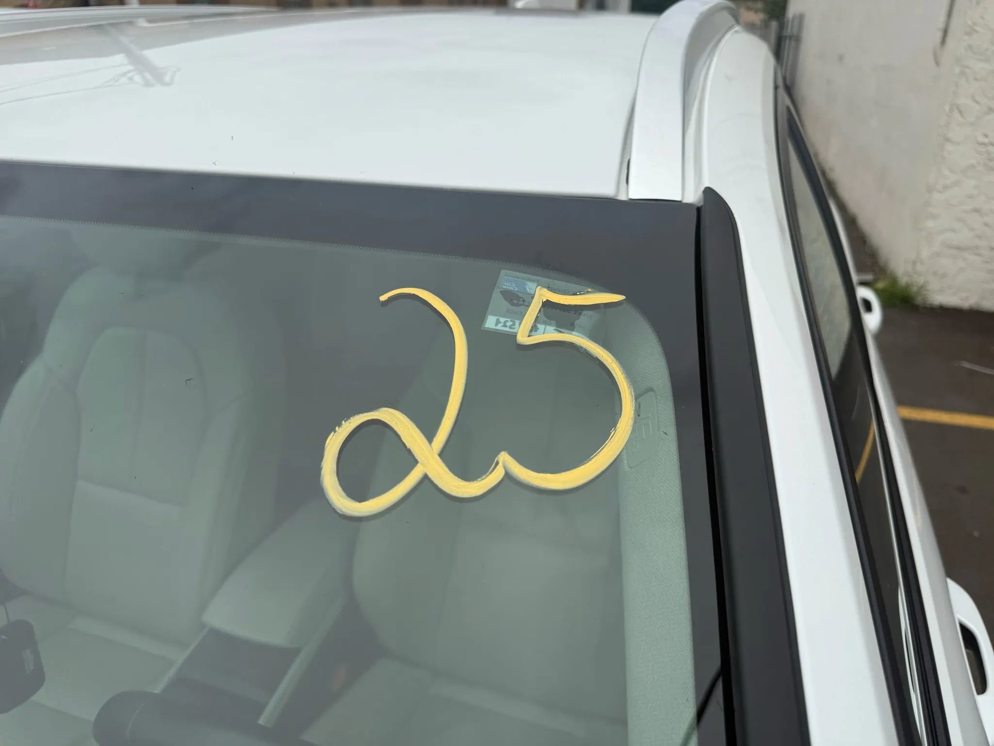 Used 2022 Volvo XC40 T5 Momentum image 30