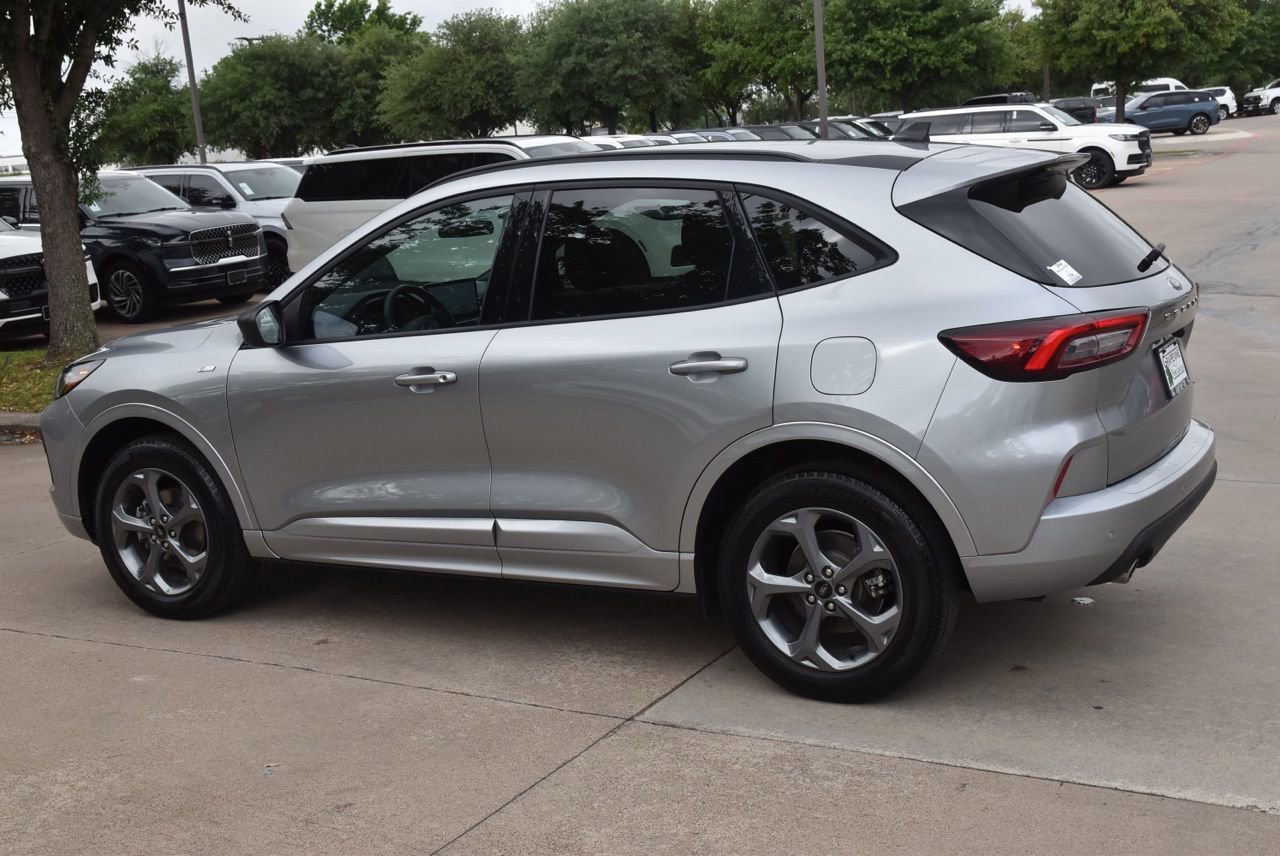 Certified 2024 Ford Escape ST-Line w/ Tech Pack #1 AWD/4WD image 11