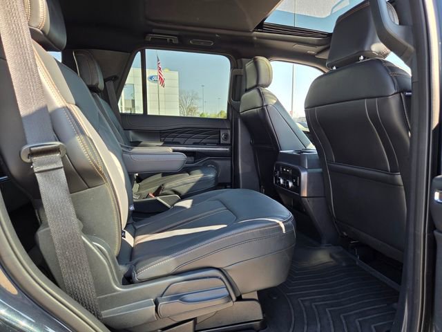 Used 2023 Ford Expedition Platinum image 14