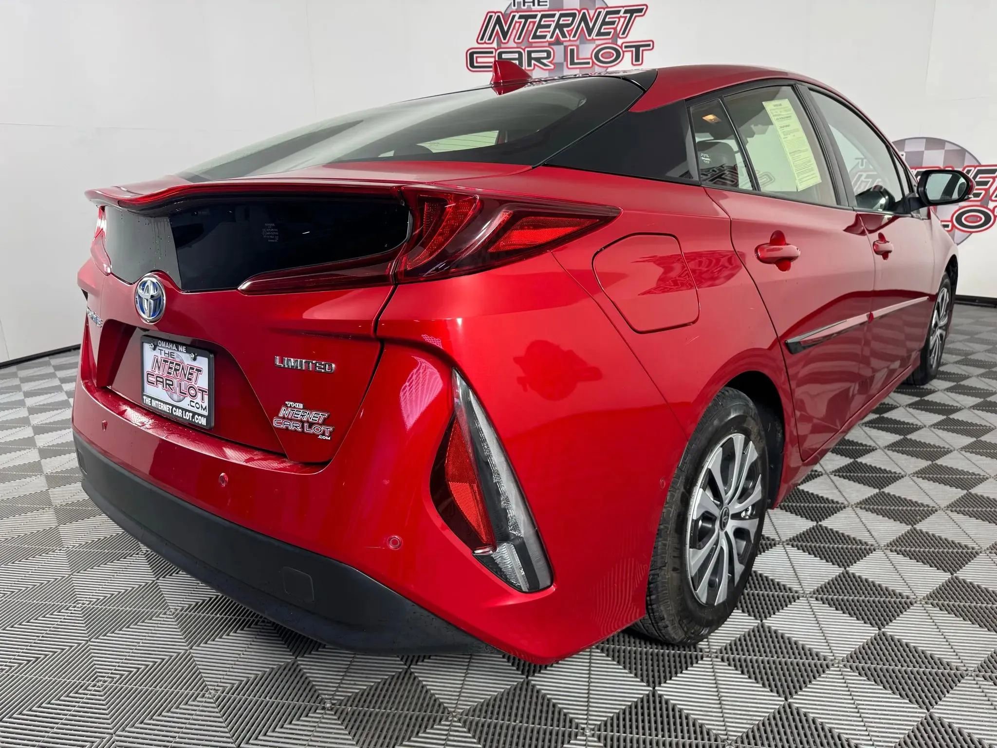 Used 2022 Toyota Prius Prime Limited FWD image 27